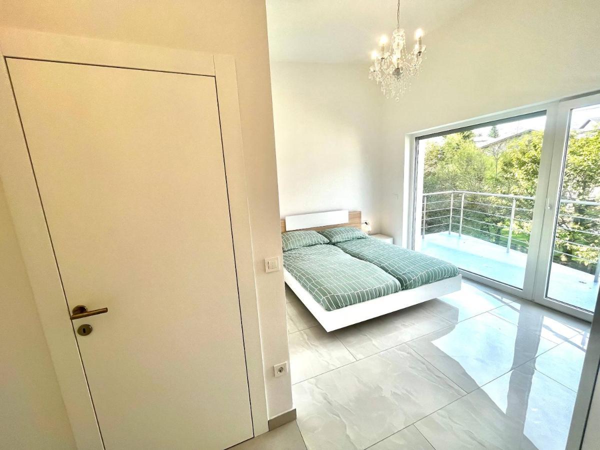 Casa vacanze 4 Bedroom Private House On The Hill *