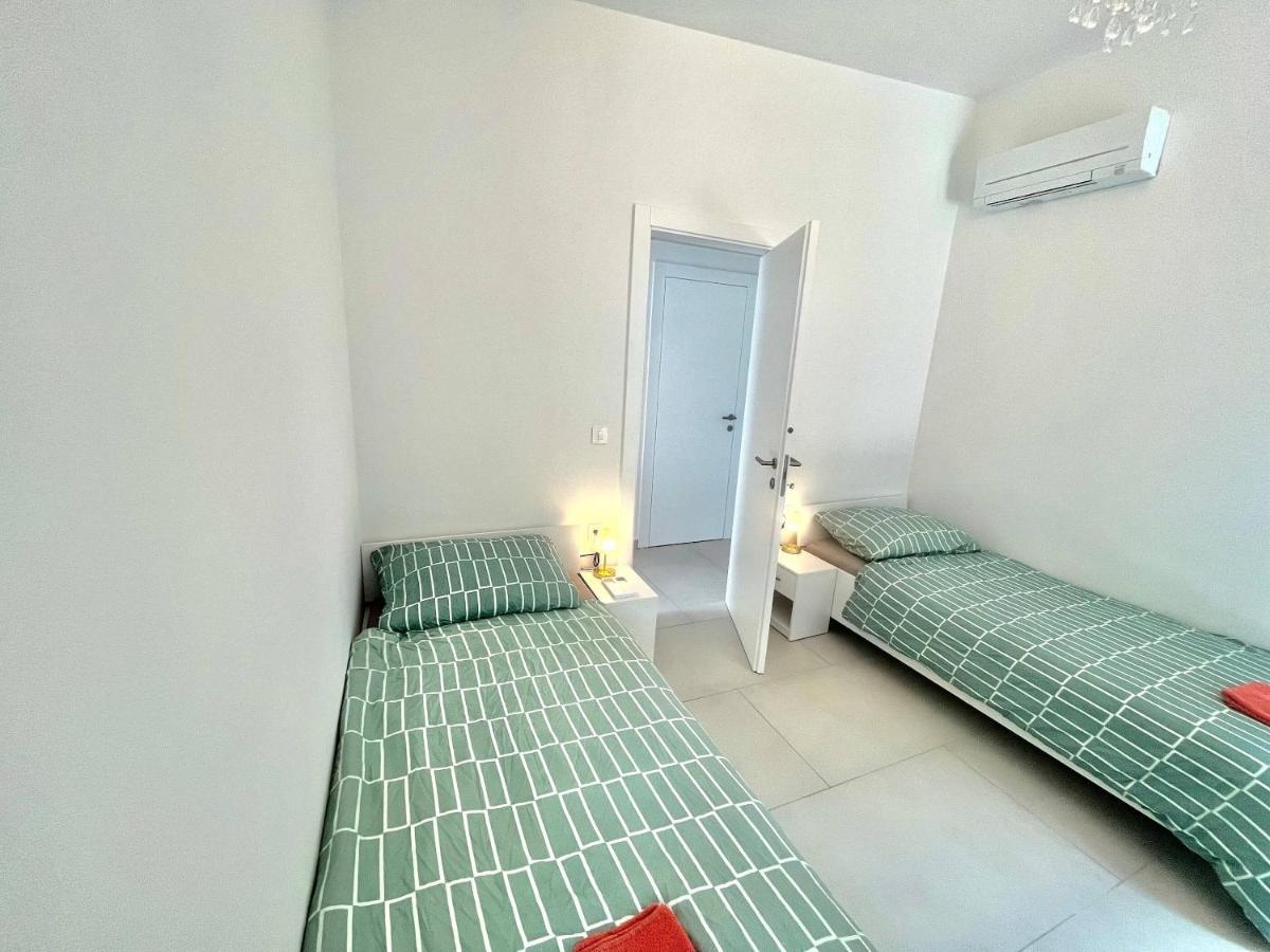 Casa vacanze 4 Bedroom Private House On The Hill