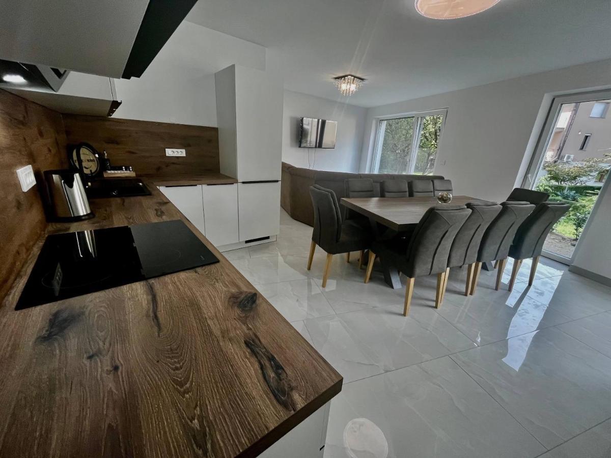 4 Bedroom Private House On The Hill Casa vacanze