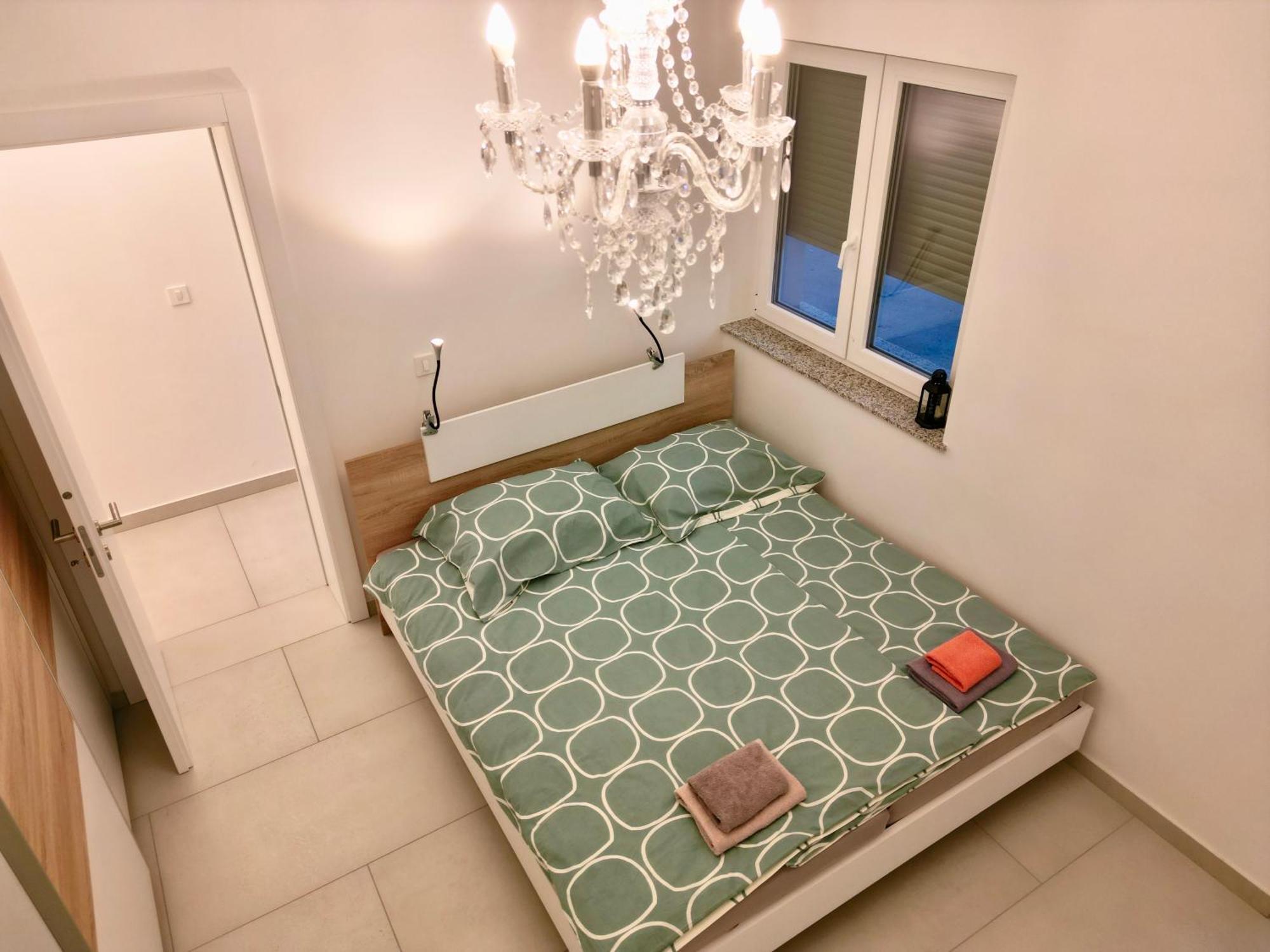 4 Bedroom Private House On The Hill