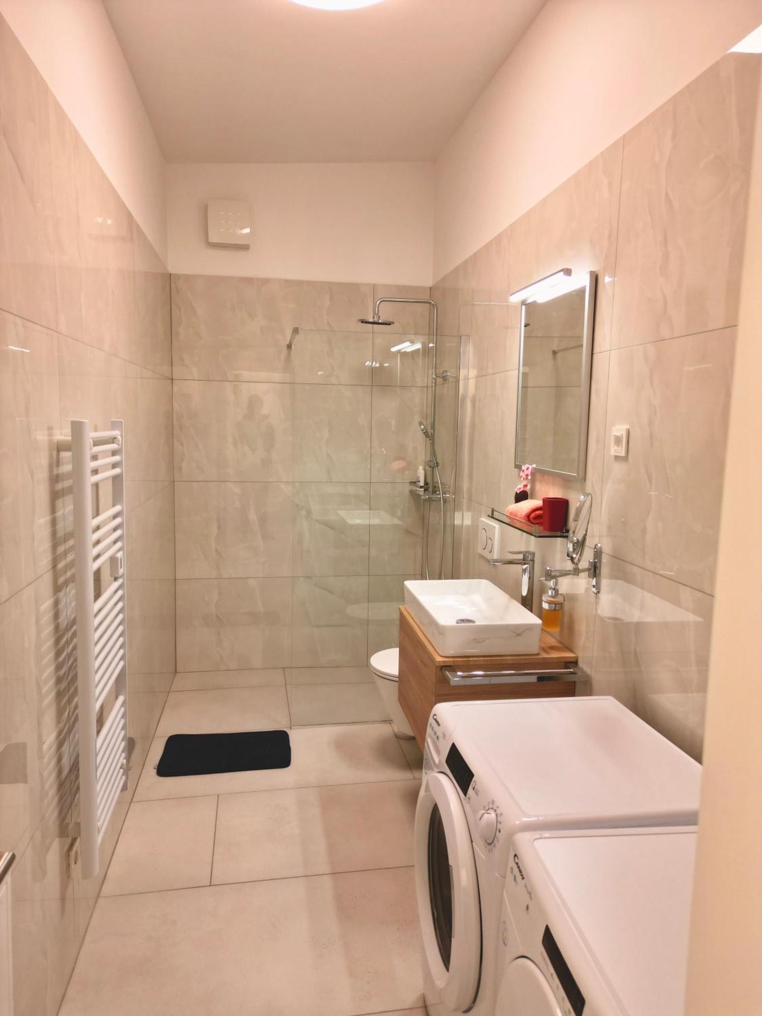 4 Bedroom Private House On The Hill Casa vacanze
