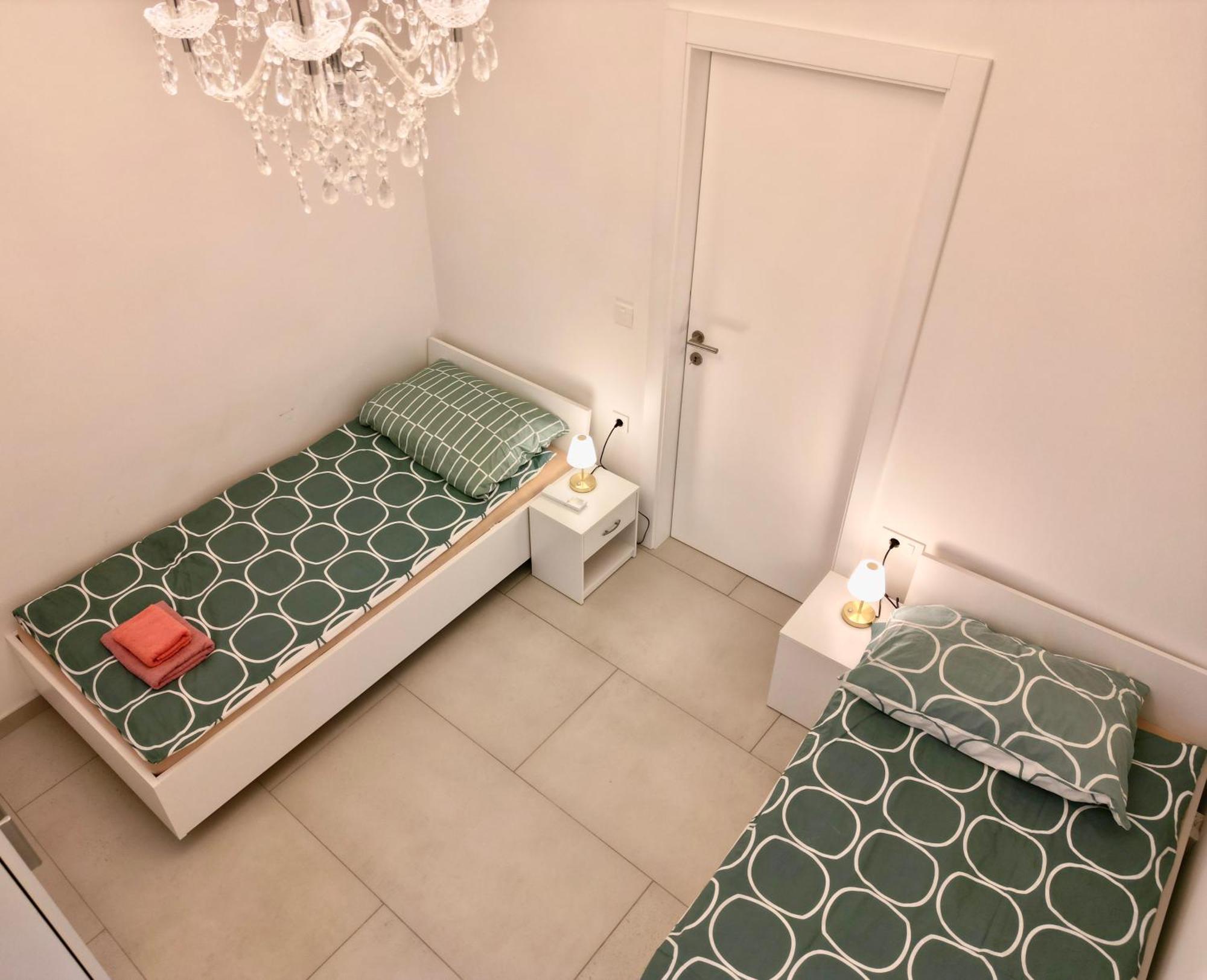 4 Bedroom Private House On The Hill Casa vacanze *