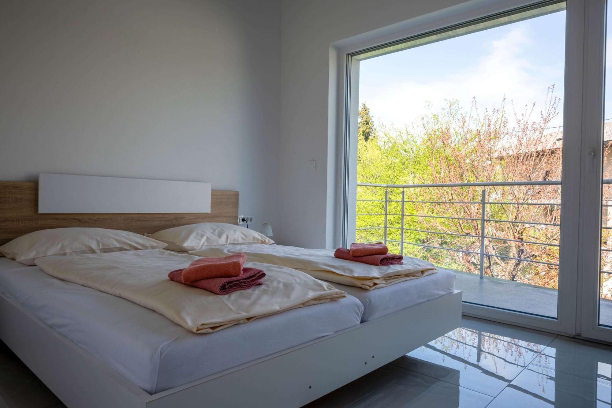 Casa vacanze 4 Bedroom Private House On The Hill *