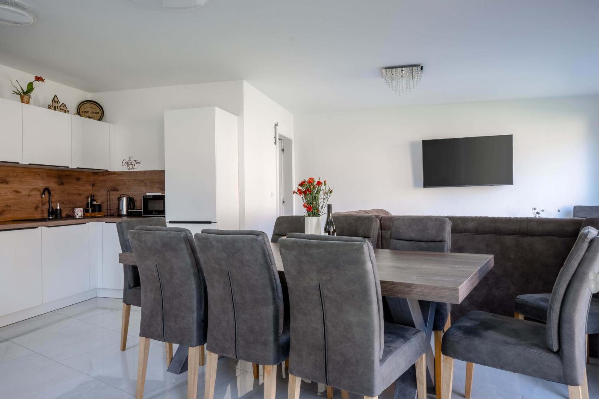 4 Bedroom Private House On The Hill Casa vacanze